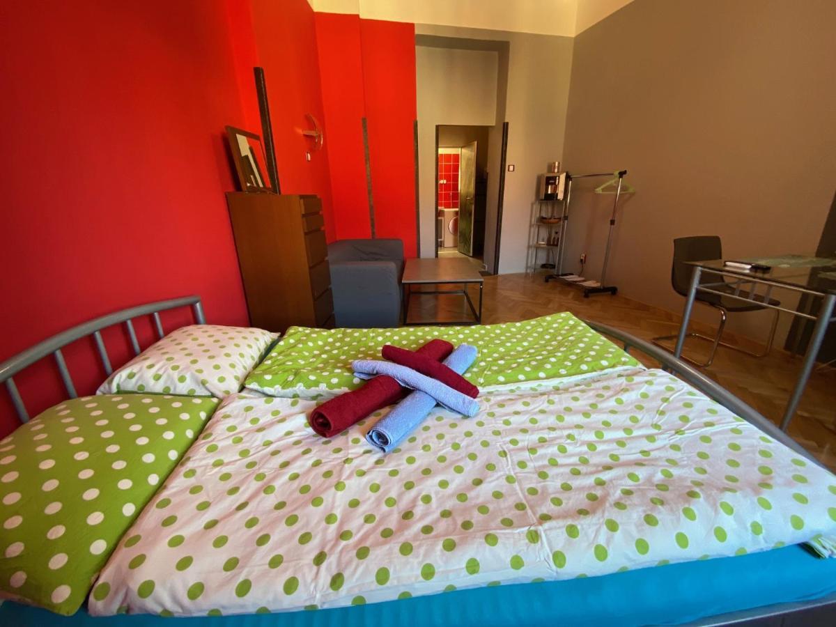 Apartment B42 Bed And Cafe Πράγα Εξωτερικό φωτογραφία